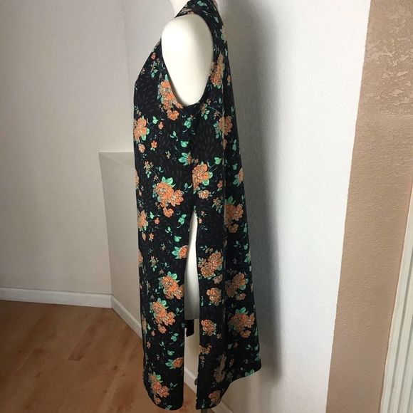 LulaRoe Joy Sleeveless Vest Small black floral - Picture 7 of 10